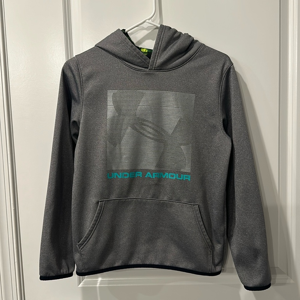 Under Armour, youth XL hoodie, grey color